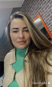 Loirinha, meiga e recém chegada/ carinha de anjo furacão