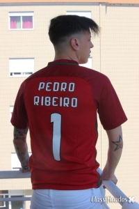 Pedro Ribeiro  25 anos  Português @pedroribeiroink