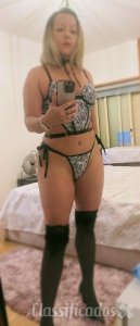 Loirinha pequenina completa, para homens de bom gosto.