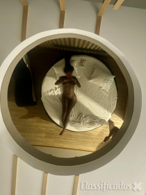Menina preta africana , disponível  agora