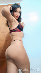 MENINA LATINA COM BUNDA GRANDE