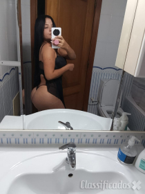 Linda morena de luxo