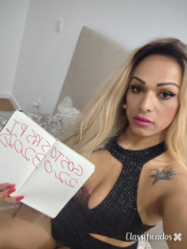 1x travesti loira sedução para todos seus delírios.