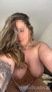 A loirinha de curvas deliciosas para si