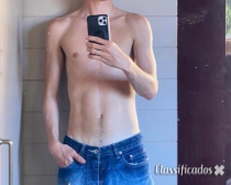 Jovem acompanhante