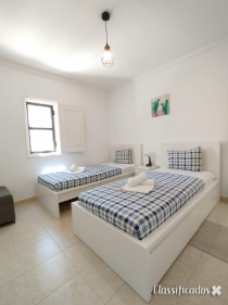 Quartos e apartamento disponíveis