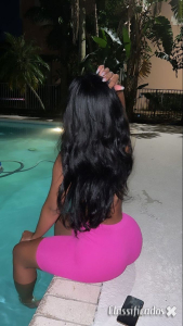 MORENA ESTILO NAMORADINHA