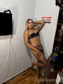 Bianca senna pronta para te satisfazer