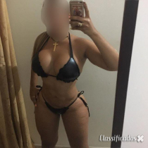 COLOMBIANA ADORO DA O RABINHO COM UMA MAMADA BEM MOLHADA