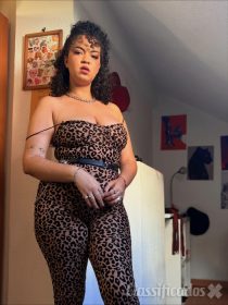 Domme especiialista em pegging