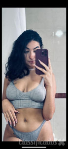 Novinha brasileira de festa