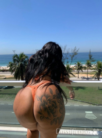 Roberta Brasileira ,pura sedução , carinhosa e quente