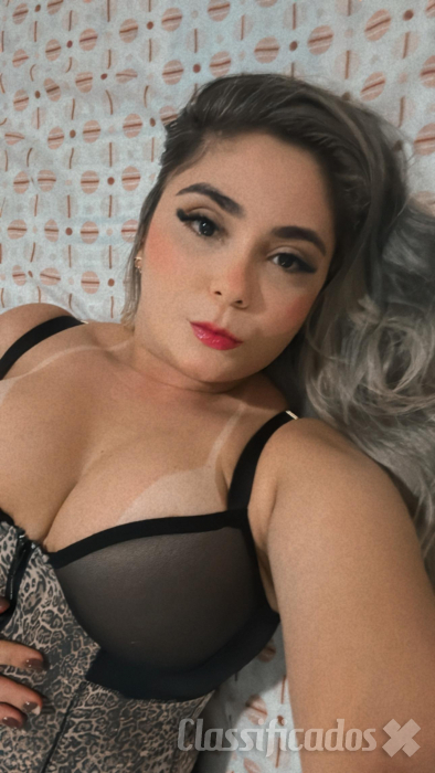 Sua ninfetinha loirinha dos sonhos