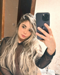 Sua ninfetinha loirinha dos sonhos