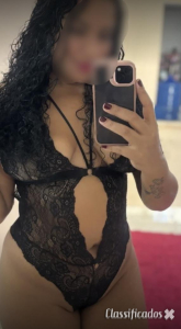 Gata morena estilo namoradinha