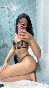 Novinha cheirando a leite acabei de no país