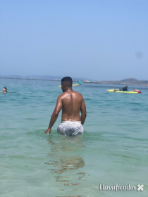 PROCURO RAPARIGAS QUE ME DEIXEM BEIJAR VOSSOS PÉS